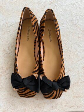 US 7! CParavano ballet flats